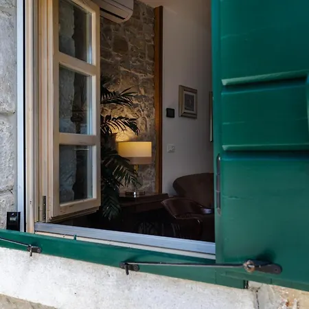 Lucija *