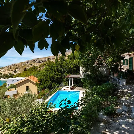 Lucija Villa *