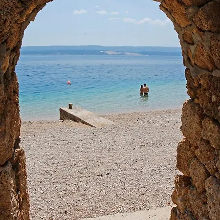 Lucija Villa *