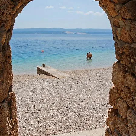 Lucija Villa *