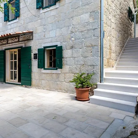 Vila Lucija Mimice